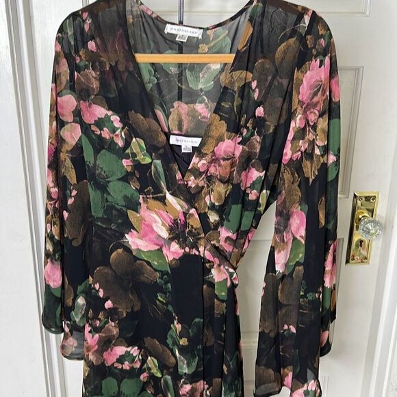 Pinkblush by ONETHELAND Floral Chiffon Wrap Front Hi-Low Maternity Dress Large - Picture 3 of 12